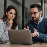 Pigging back: qué es y cómo aprovecharlo en marketing digital